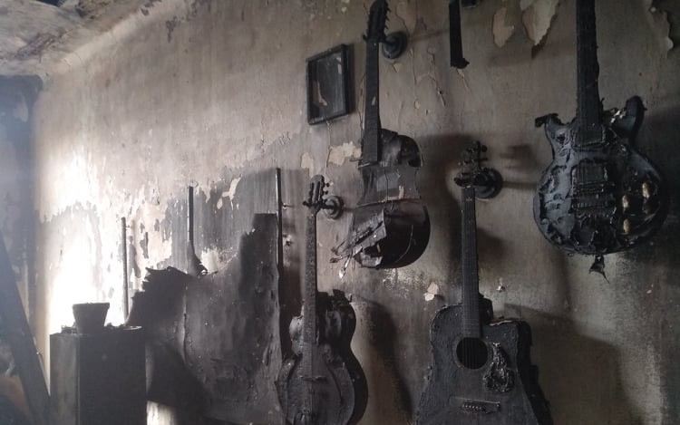 Petrovi shořel skoro celý byt, pomozme rodině s rekonstrukcí