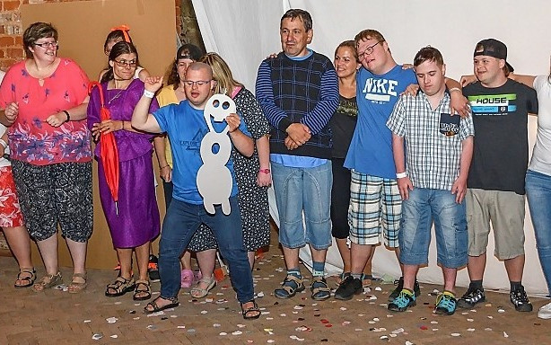Káva pro Radost na Hradeckém slunovratu