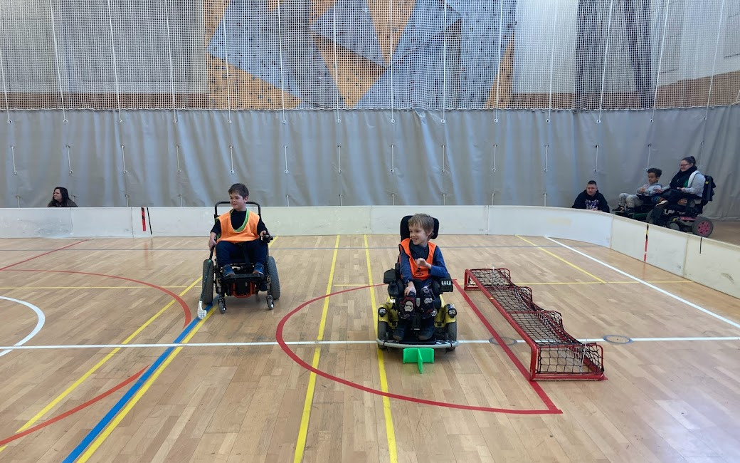 Když tenisky nestačí - sbírka na sportovní vozík pro Zdendu