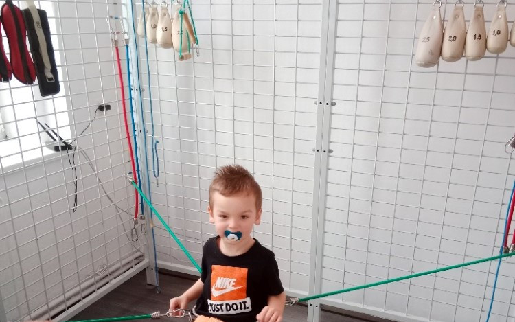 Rehabilitace pomůže Vašíkovi k samostatným krůčkům