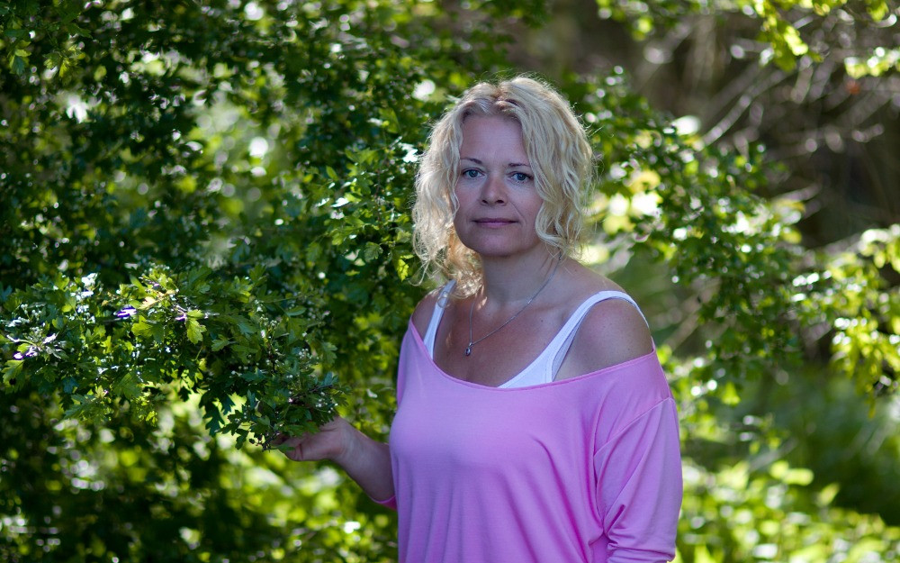Pomozte s vydáním knihy Monika Rozárka: DOTÝKEJ SE MÁMY, DOKUD JE ŽIVÁ…
