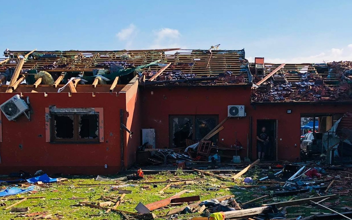 Pomohli jste Lukášovi Čechovi a jeho rodině, kterým tornádo zničilo dům