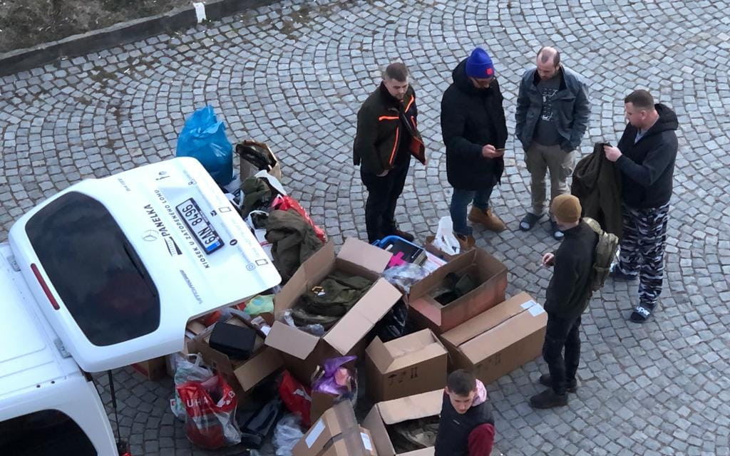Složili jste se na dodávky plné pomoci Ukrajině