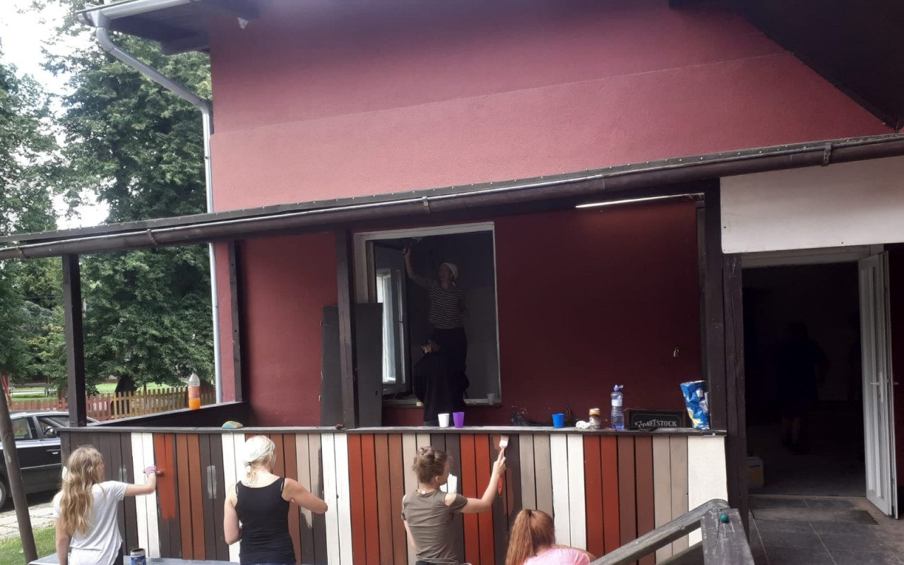 Pomůžete dokončit školu v Oknech?