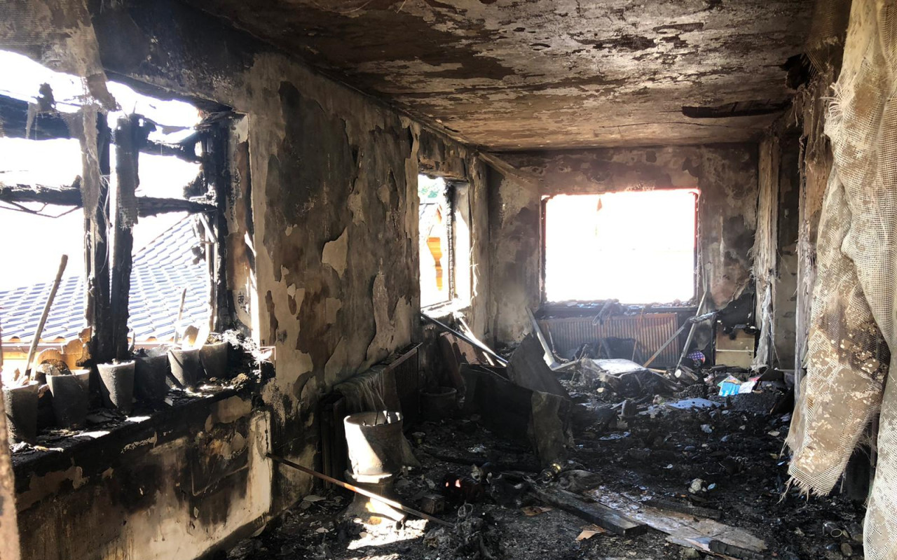 Při požáru přišla rodina se 3 dětmi o vše - POMOZME jim postavit nový domov