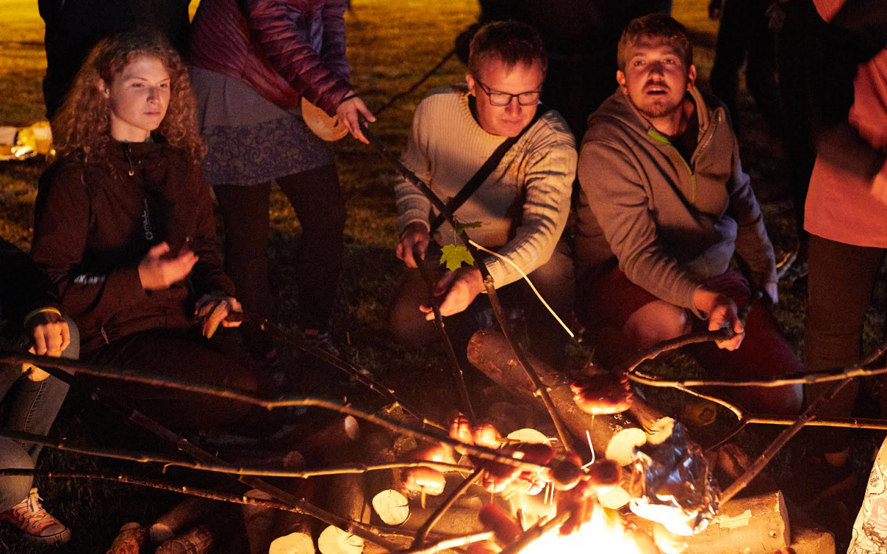 Vlakem za zážitky - Stavba koncertního a saunového vagónu