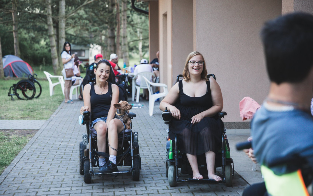 Soustředění ve florbale pro sportovce na elektrických vozících