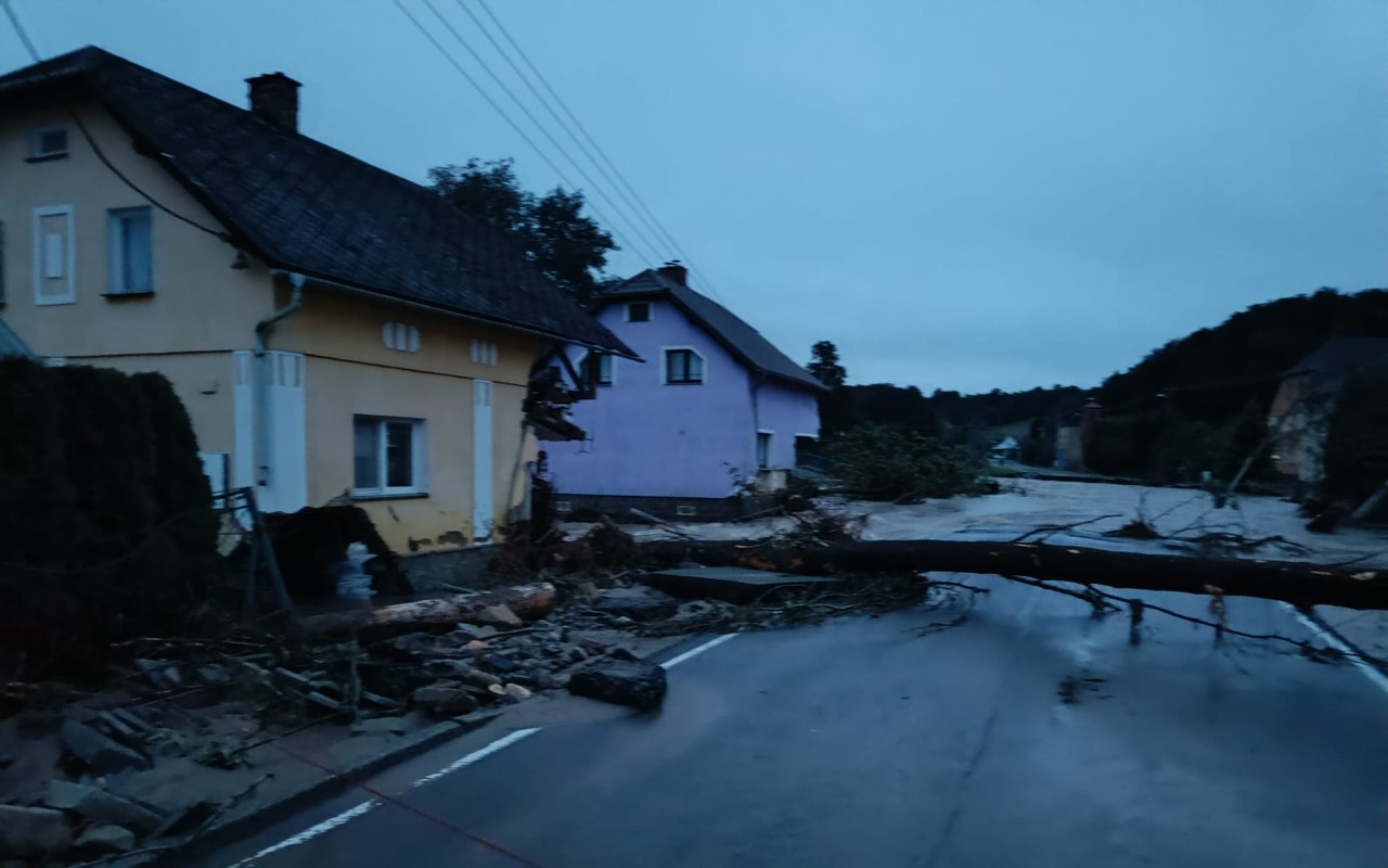Pomohli jste po povodni, když bratr s rodinou přišel o dům