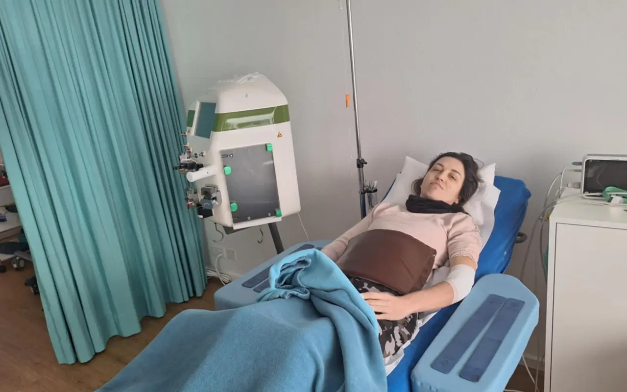 Pomoc pro nepohyblivou mámu Radku s nesnesitelnými bolestmi