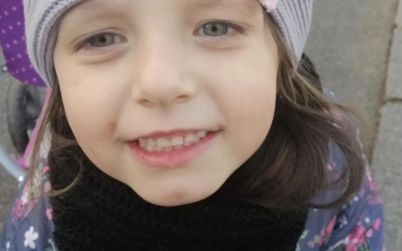 Maminka s dcerkou ve finanční tísni