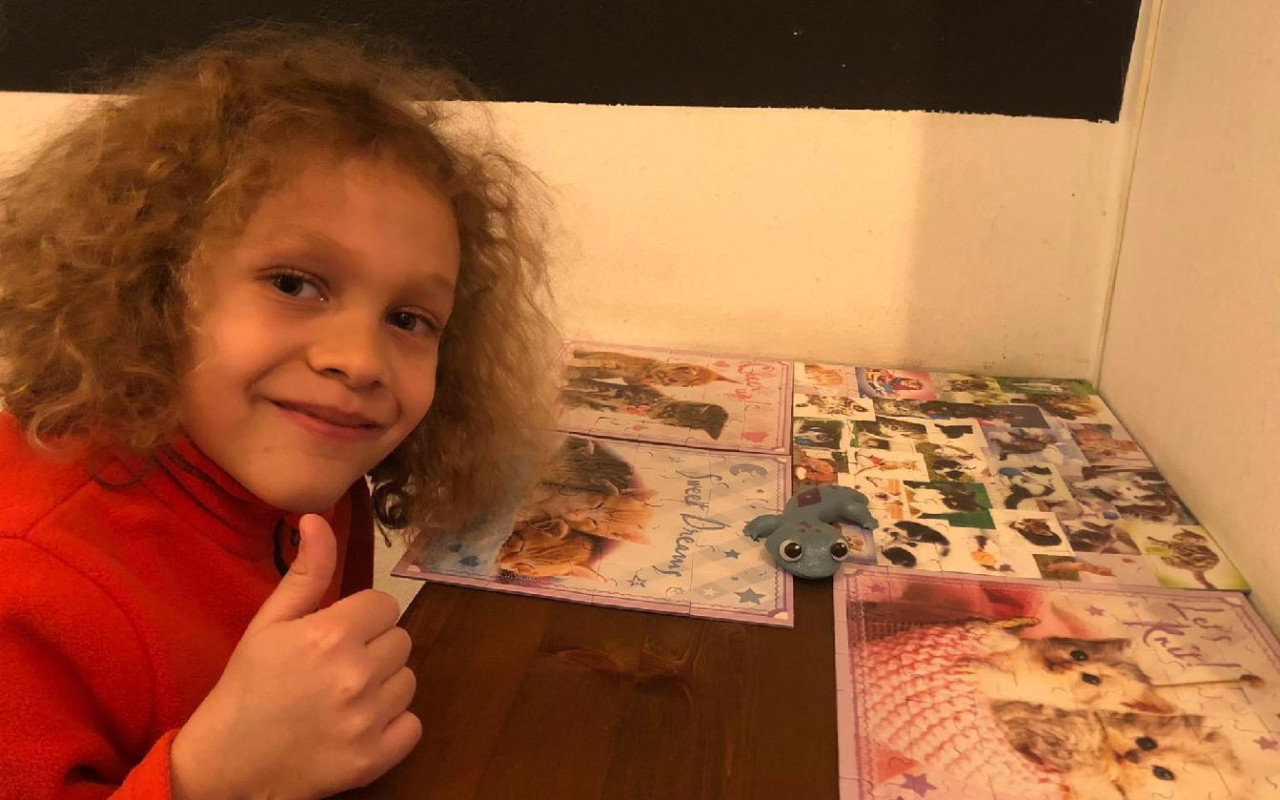 Pomoc mamince se synem, která ne vlastní vinou, nikdy nezažila normální život