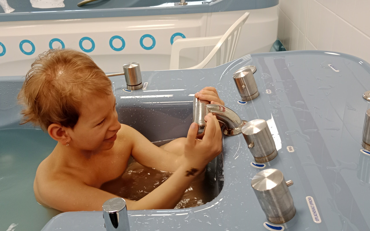 Pomohli jste Ellince přispět na delfinoterapii