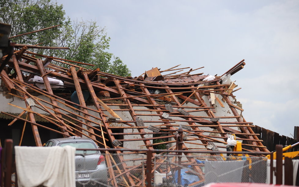 Pomohli jste bratrům Petráňovým, kterým downburst zničil domy, techniku i les