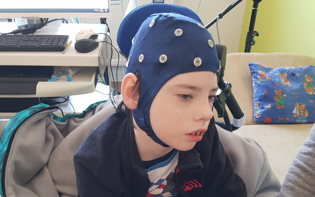 Pomohli jste Fabiánkovi, aby mohl samostatně chodit