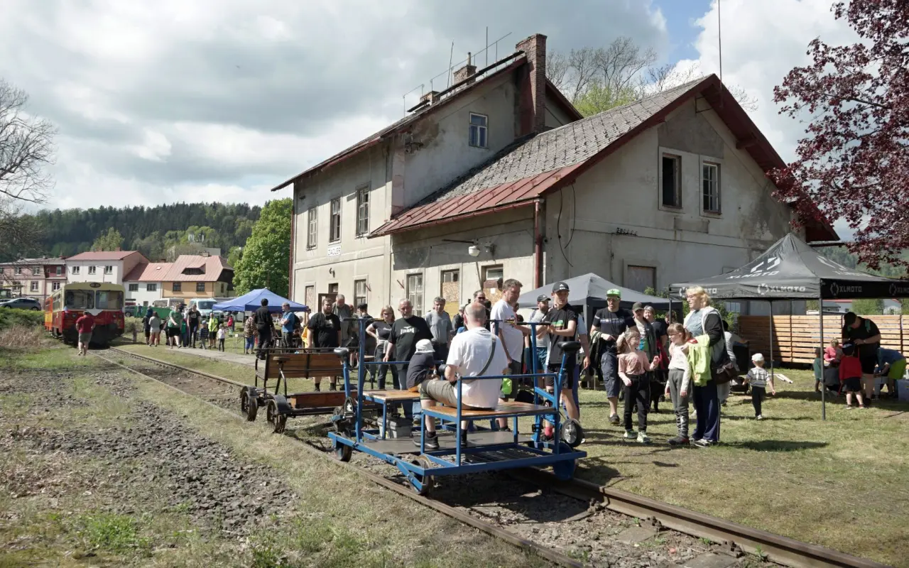 Pomohli jste zachránit nádraží v Žacléři