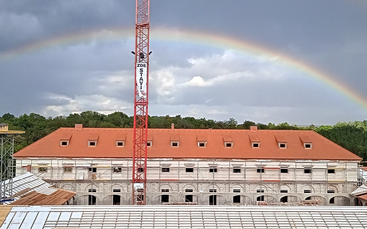Složili jste se na rekonstrukci zchátralého statku v Drastech