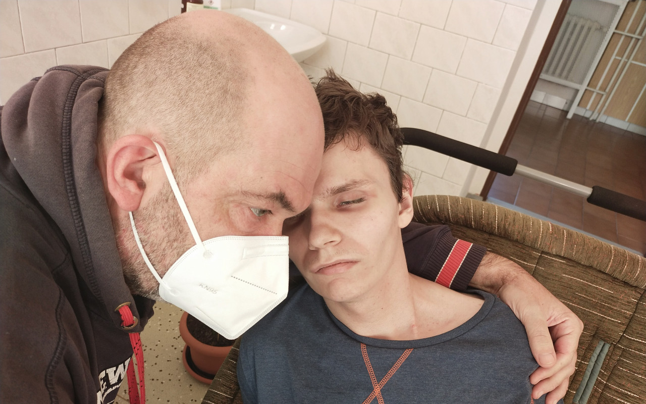 Pomoc Jarečkovi a jeho mamince v péči o něj