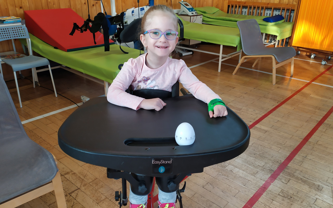 Rehabilitace a ortézy pro Amálku