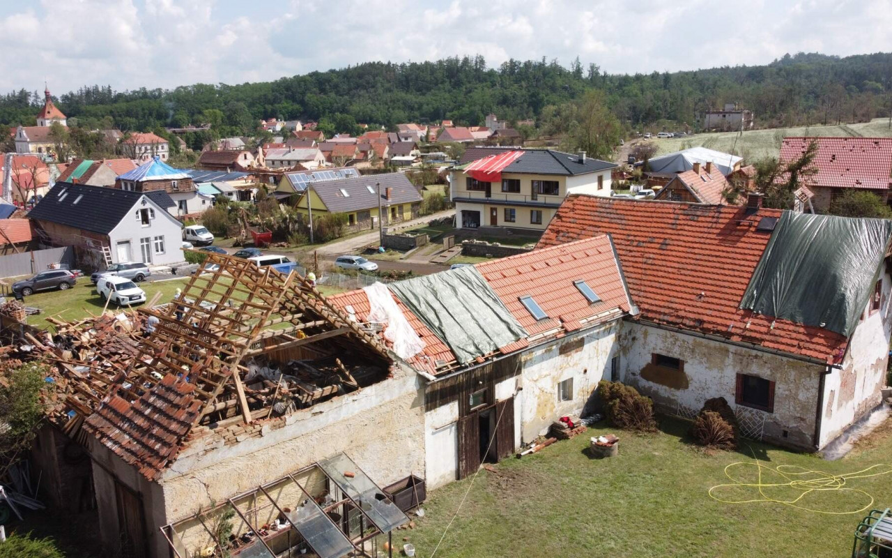 Pomohli jste bratrům Petráňovým, kterým downburst zničil domy, techniku i les