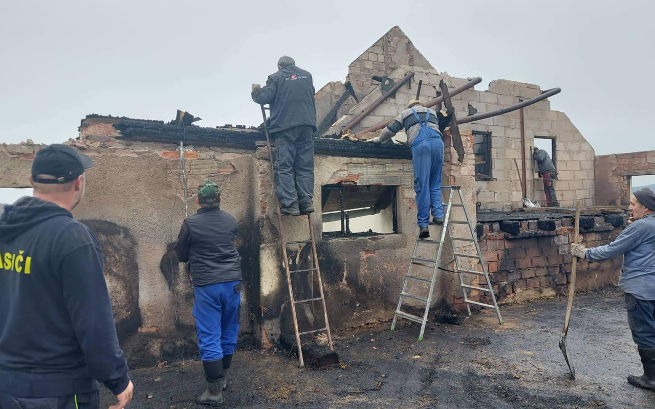 Přispěli jste na výstavbu nové stáje pro dobytek po požáru