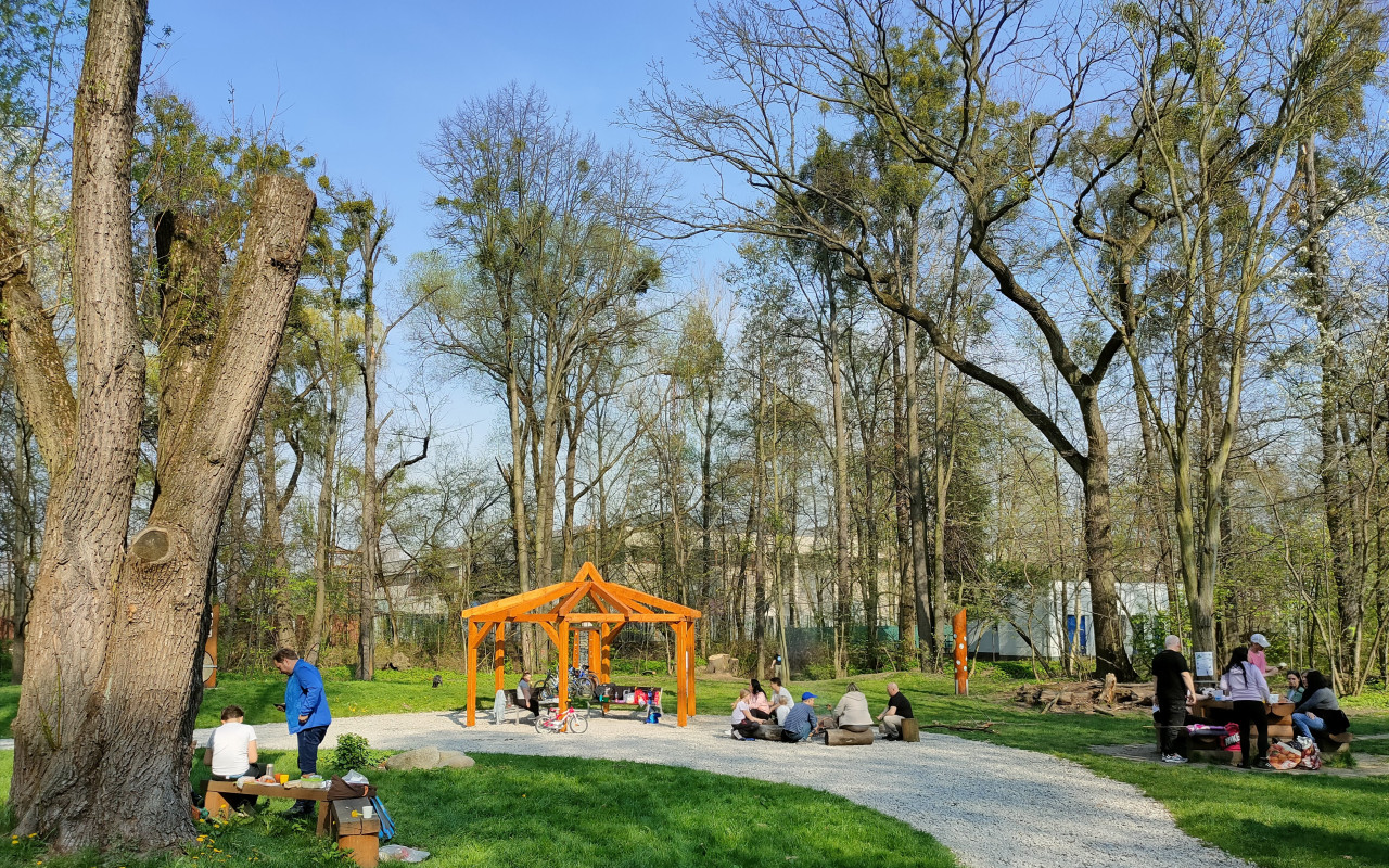 Zastřešení altánu pro lesní park Hrabovjanka (Ostrava-Hrabová)