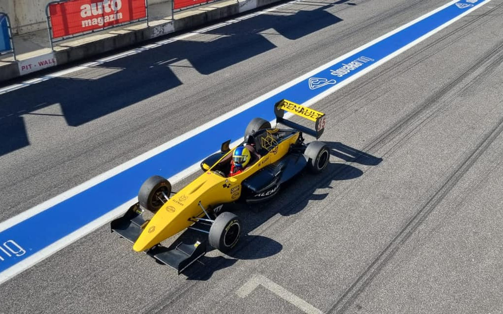 Dostaňme české Formulové závodníky do mezinárodních sérií!