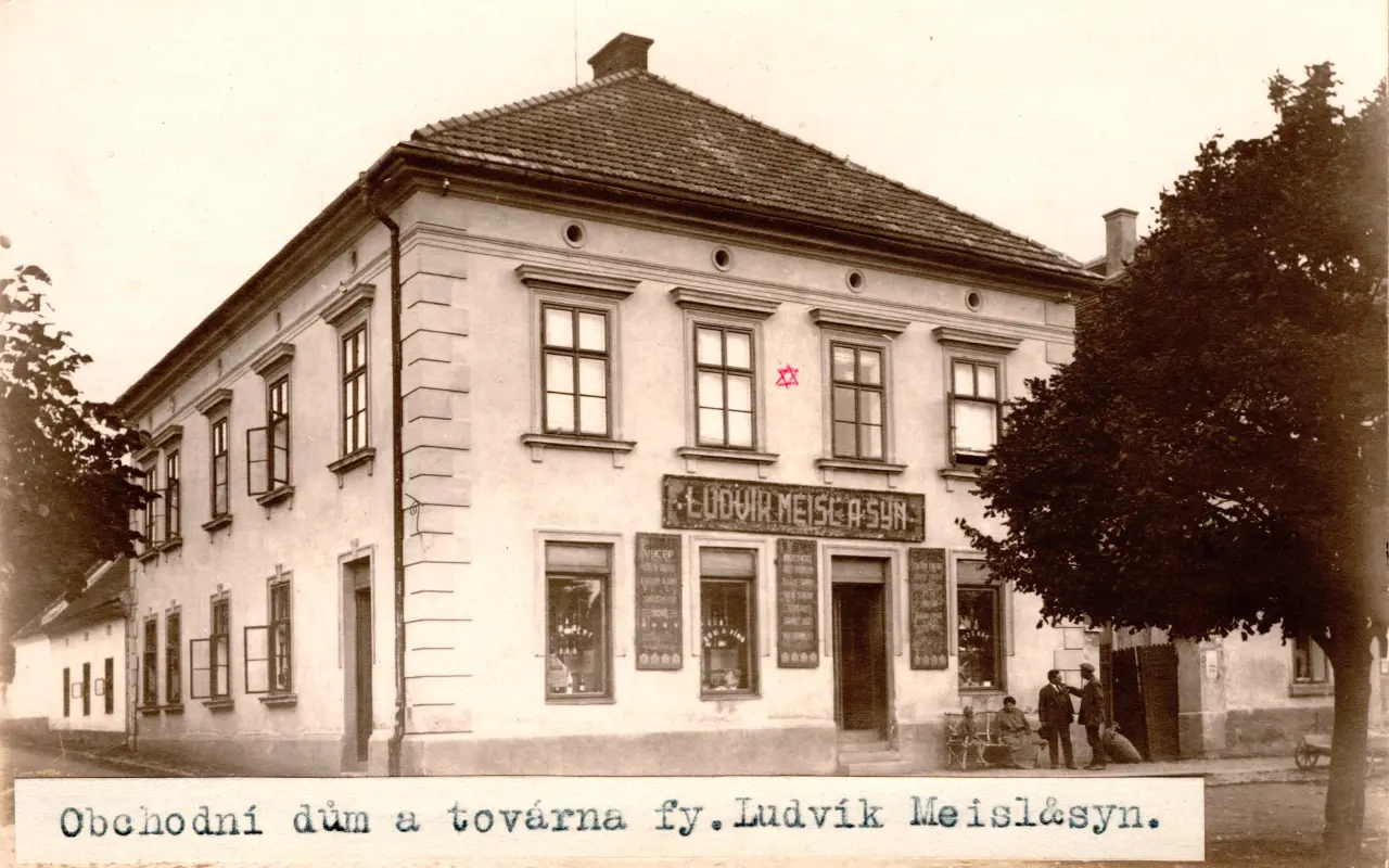 Podpořili jste památku rodiny Meislových: Stolpersteiny byly položeny