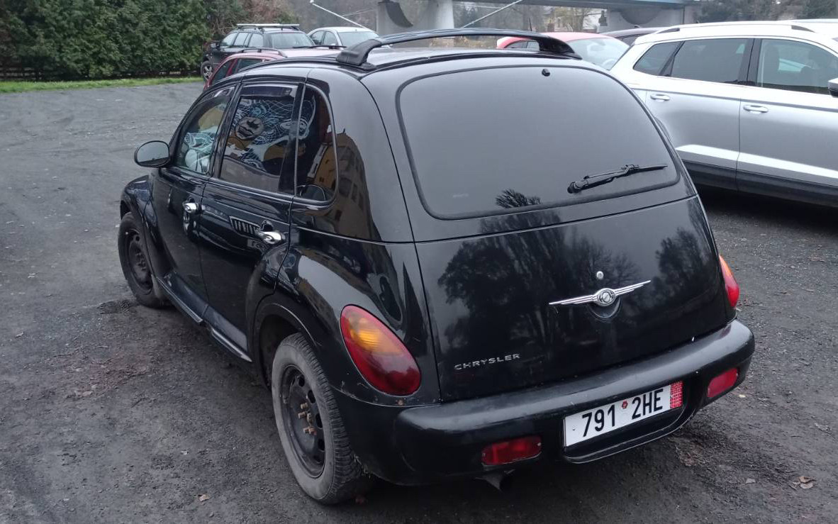Osobní automobil pro Ukrajinu - Chrysler Cruiser