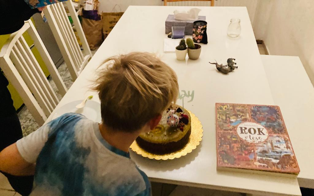 Složili jste se na Theovy terapie a podpůrné pomůcky