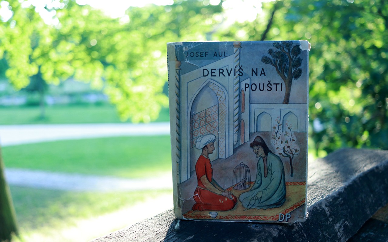 Podpoř znovuvydání knihy Derviš na poušti (1937) od znalce Orientu Josefa Aula