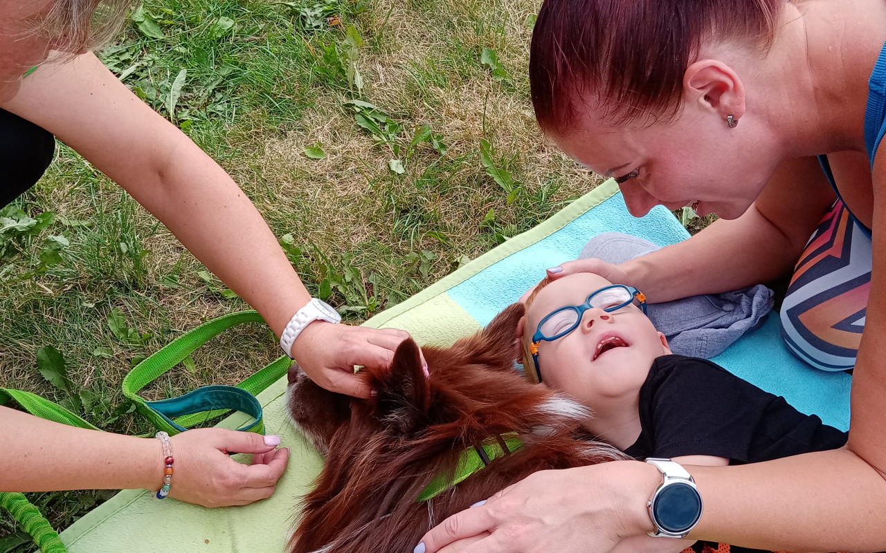 Davídkovi s DMO na auto s velkým kufrem a intenzivní neurorehabilitace
