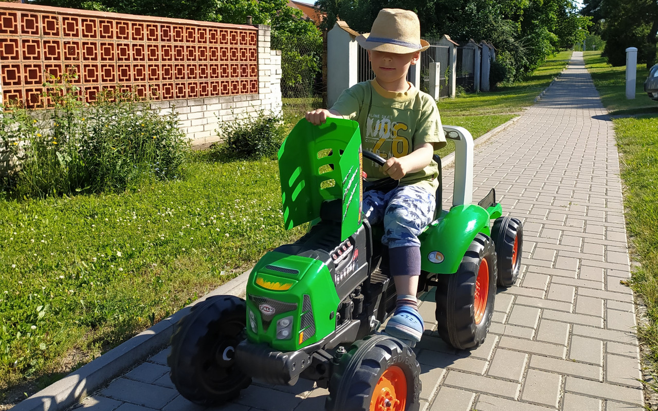 Pomohli jste Výmolovým, kterým tornádo poničilo domy