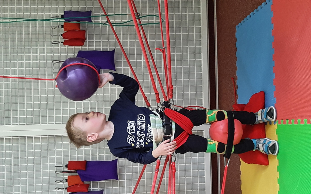 Přispějme malému Sebíkovi na neurorehabilitace