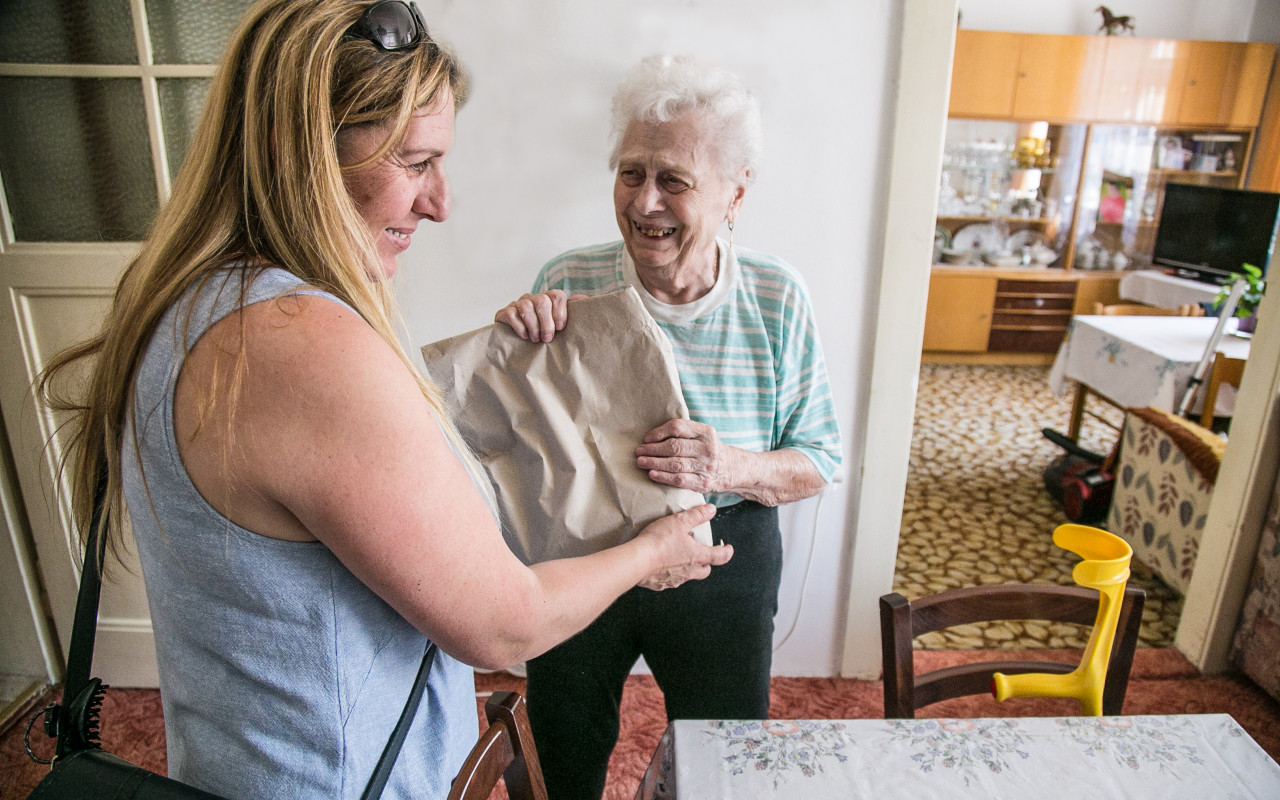 Pomozte seniorům zajistit ovocné balíčky