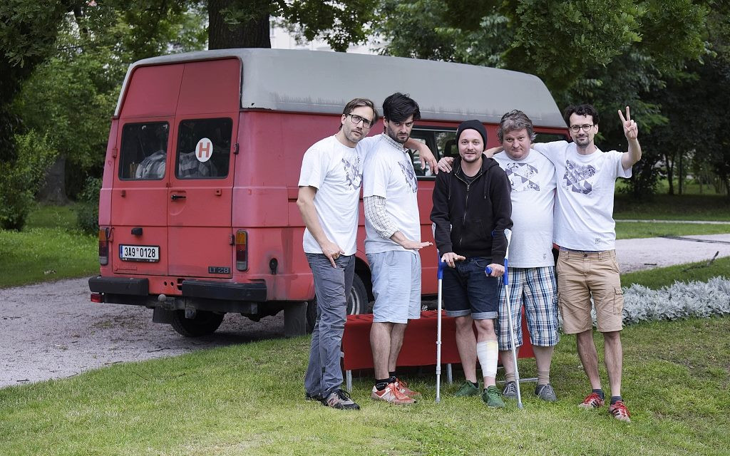 Podpořme společně divadelní soubor VOSTO5 #kulturažije