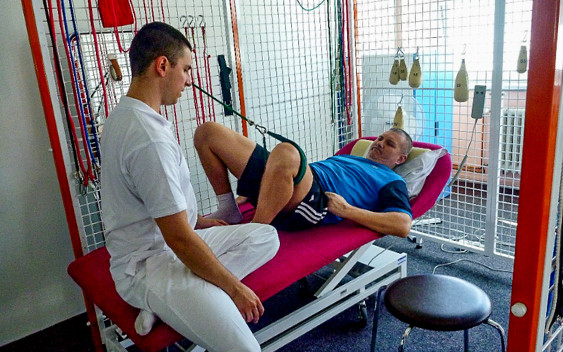 Složili jste se na neurorehabilitace pro válečného veterána, Standu