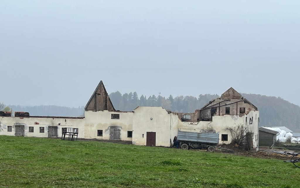 Přispěli jste na výstavbu nové stáje pro dobytek po požáru