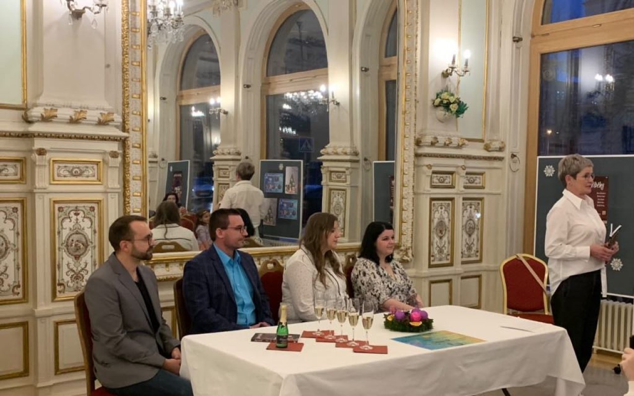 Pomohli jste vydat sborník, který pomáhá