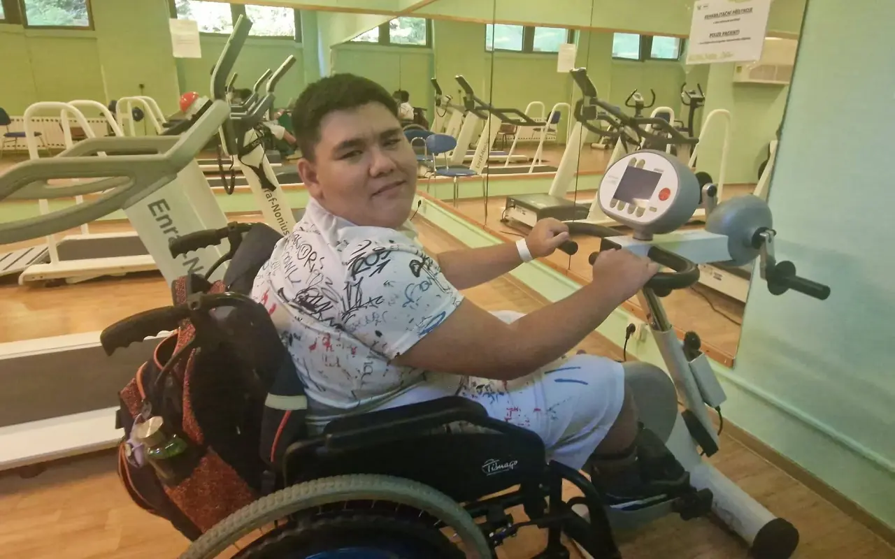 Život bez bariér - Auto s nájezdovou rampou pro Zdendu (13) na vozíku