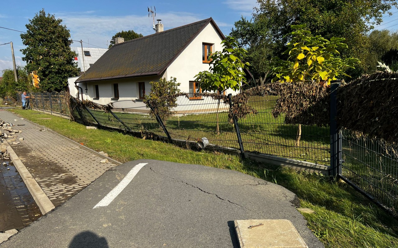 Pomoc panu Rentisovi z Brantic, který přišel o všechno v domku a o bydlení