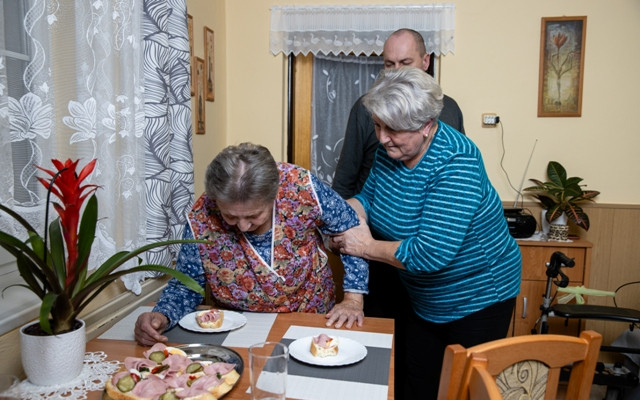 Rok 2023: Díky Vám bude mít pečující maminka novou koupelnu
