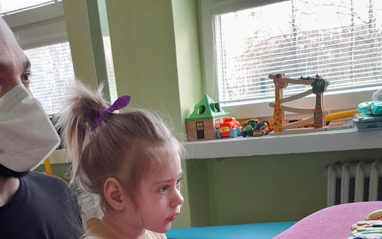 Pro Sofinku na neurorehabilitace a pomůcky