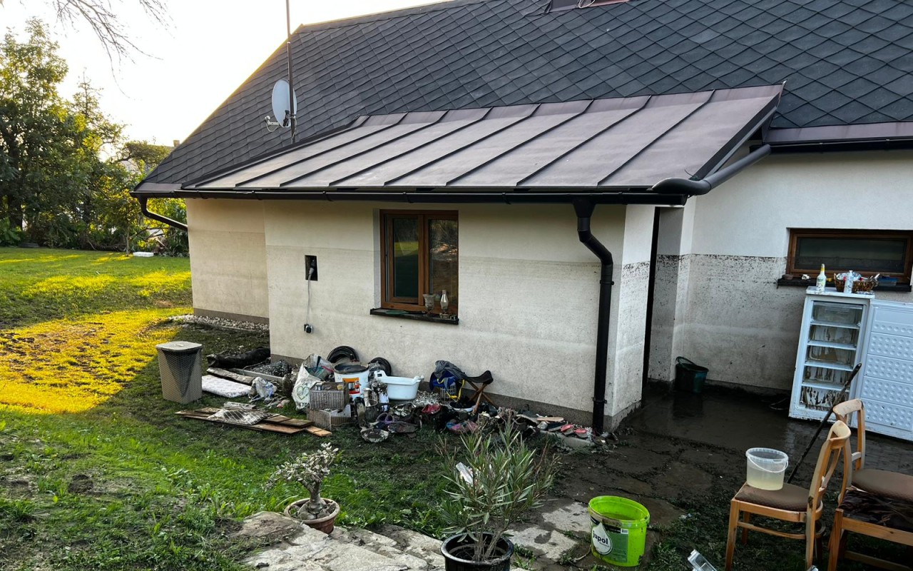Pomoc panu Rentisovi z Brantic, který přišel o všechno v domku a o bydlení