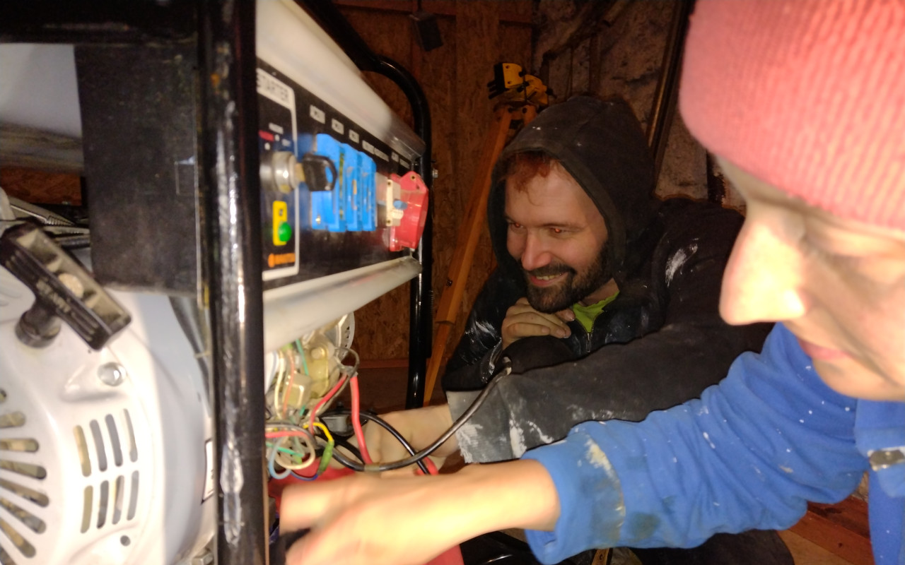 HELP UKRAINE: Pro legionáře v boji/ vzdělání v ČR studentům z UA na AMU