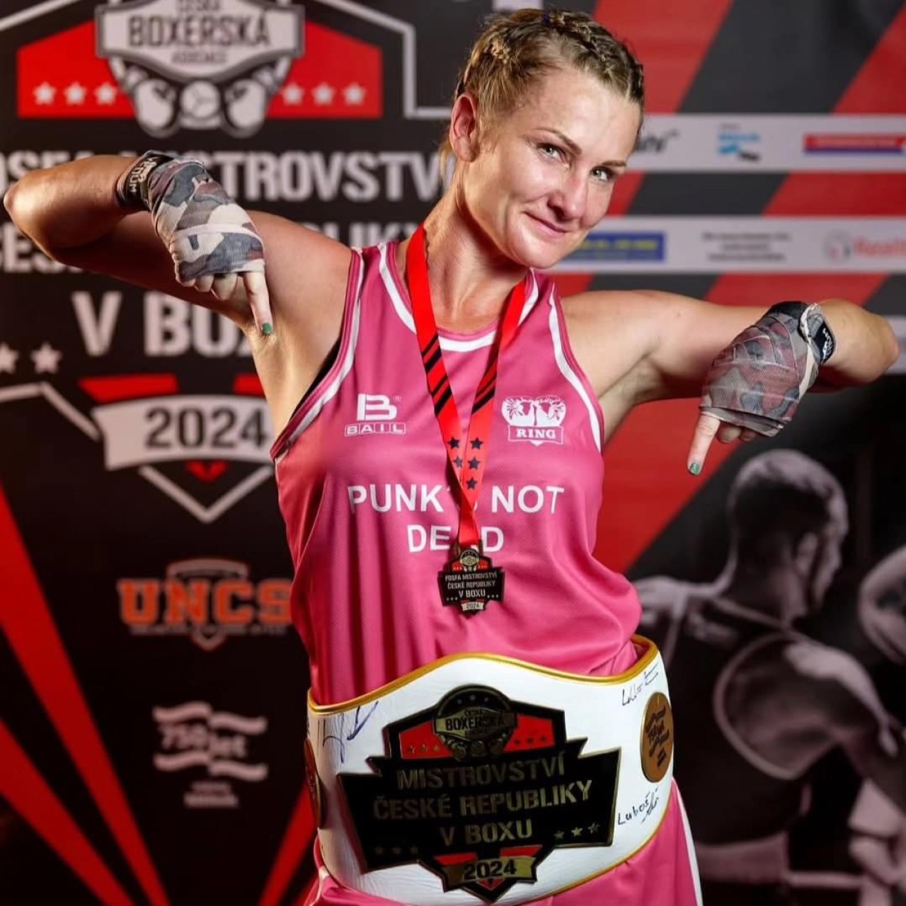 PODPOŘ ŽENSKOU BOXERSKOU REPREZENTACI NA CESTĚ NA OLYMPIJSKÉ HRY