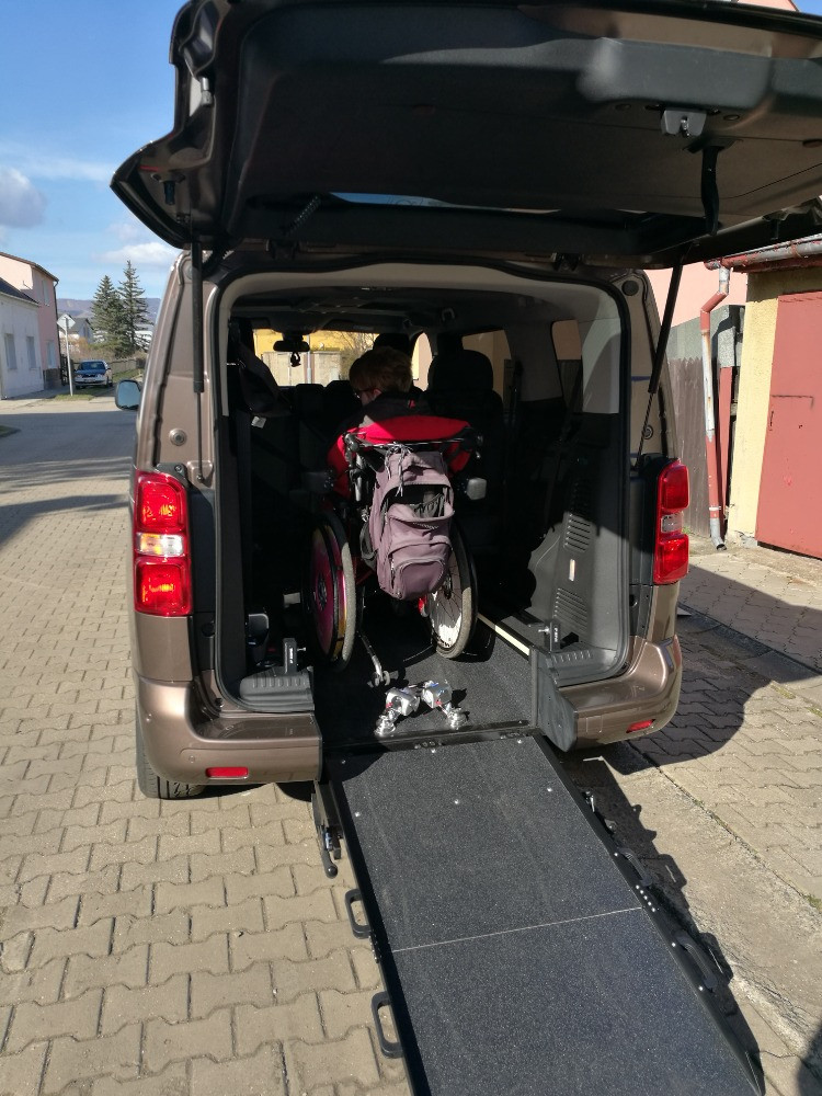Flexi rampa a otočné sedadlo pro Michalku