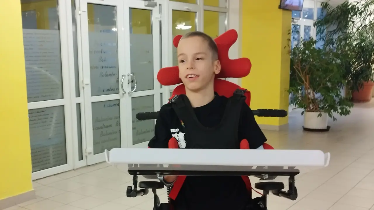 Větší auto pro Tomáše a Jakuba