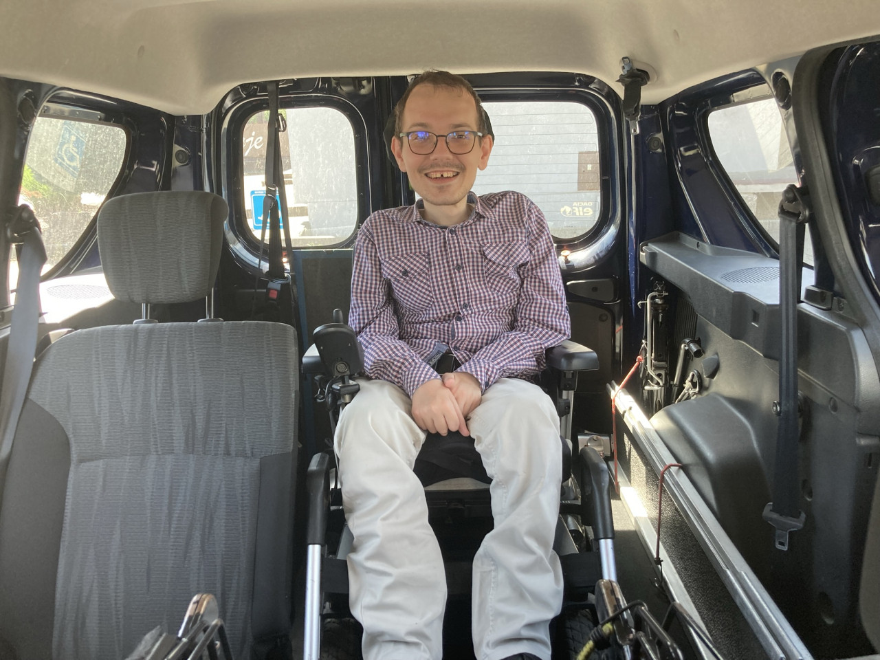 Nové auto pro Adama