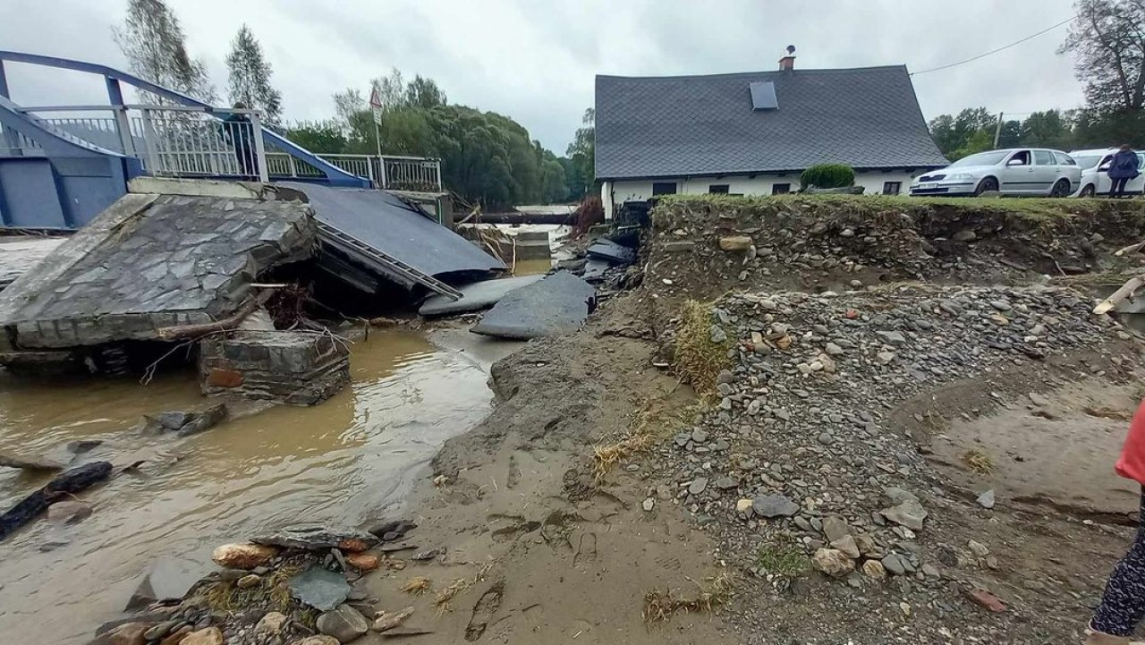 Voda vzala hodně, my můžeme vrátit naději - pomoc pro Širokou Nivu