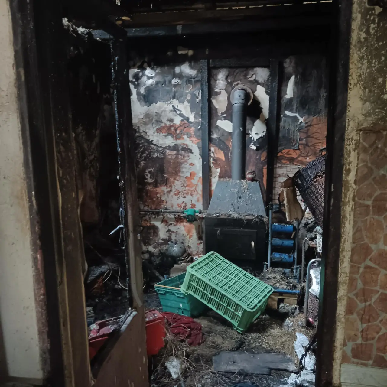 Pomohli jste matce s dcerou po požáru rodinného domu